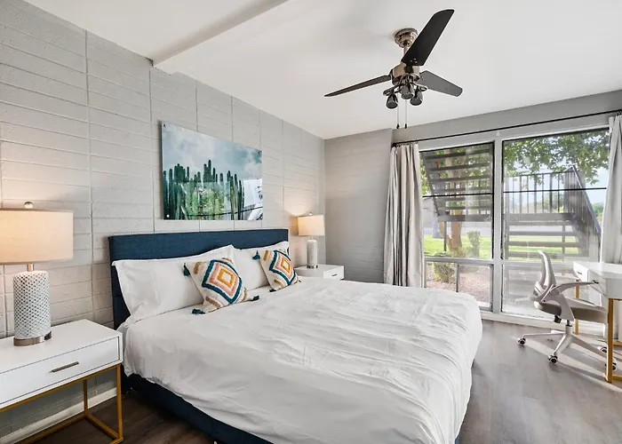 Modern 1b1b Escape In Apartment Scottsdale